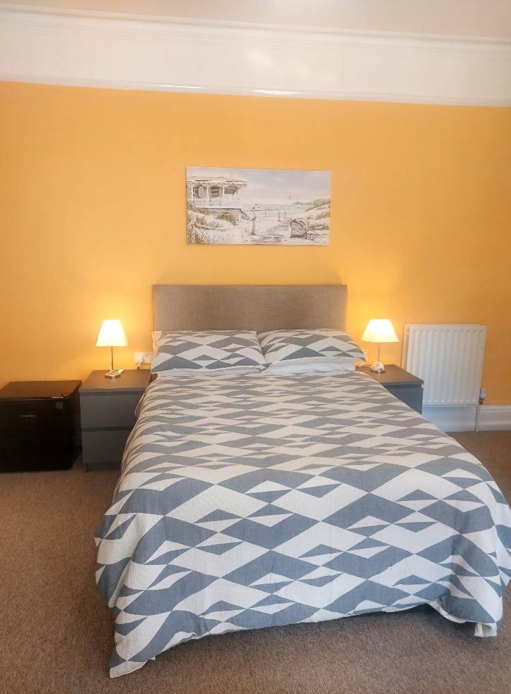 בורנמות' Lea Hurst B & B מראה חיצוני תמונה